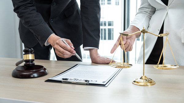 Comment appelle-t-on un notaire et quel est son rôle ?